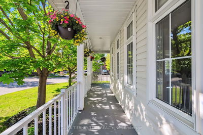 21 Rainbow Cres, Whitby - Brooklin image-0-4