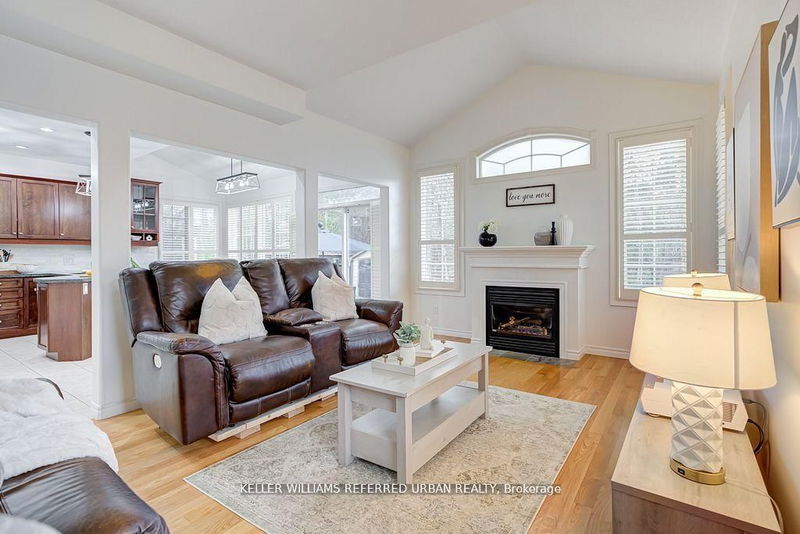 2 Thistledown Cres, Whitby - Taunton North image-0-0