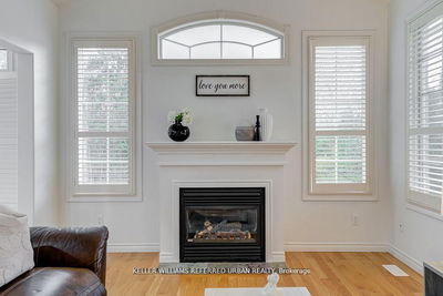 2 Thistledown Cres, Whitby - Taunton North image-0-2