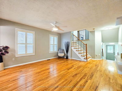 9 Portage Tr, Whitby - Port Whitby image-0-3