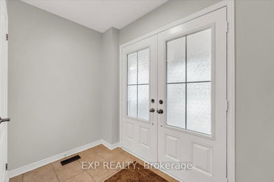 22 James Govan Dr, Whitby - Port Whitby image-0-2