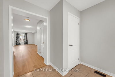 22 James Govan Dr, Whitby - Port Whitby image-0-3