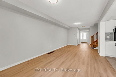 22 James Govan Dr, Whitby - Port Whitby image-0-4