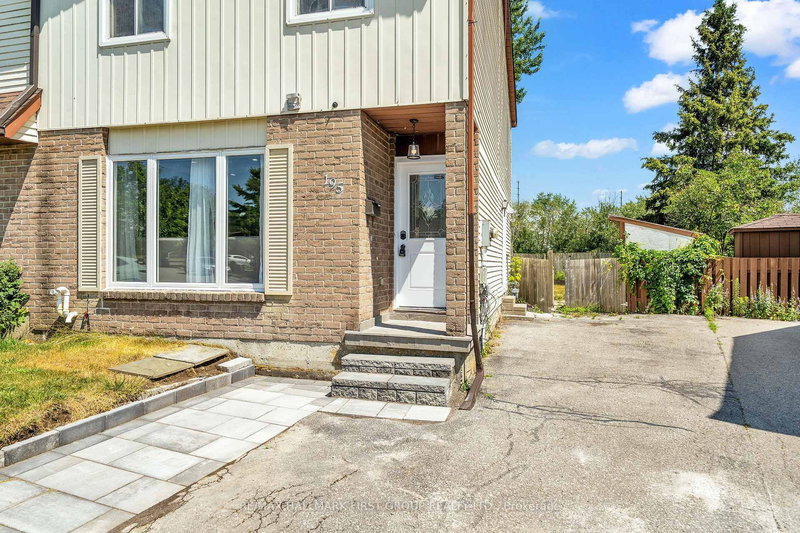 195 Castlebar Cres, Oshawa, L1J 7B3 | Image 2