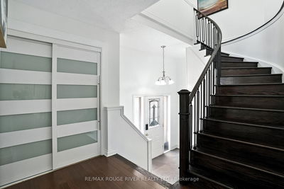 26 Longfellow Crt, Whitby - Pringle Creek image-0-1