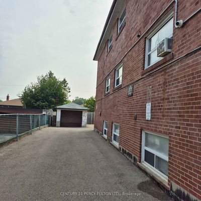 559A Birchmount Rd, Toronto - Clairlea-Birchmount image-0-3