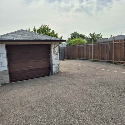 559A Birchmount Rd, Toronto - Clairlea-Birchmount image-0-4