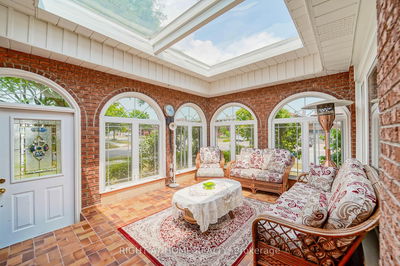2 Lapworth Cres, Toronto - Steeles image-0-3