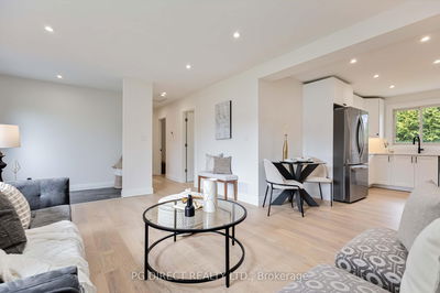 14 Heber Down Cres, Whitby - Brooklin image-0-4