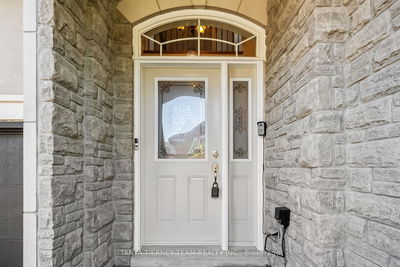 165 Rivers Edge Pl, Whitby - Taunton North image-0-3