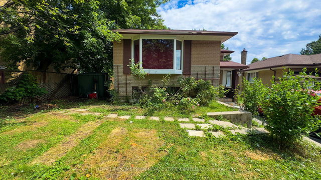 65 Sharbot Avenue