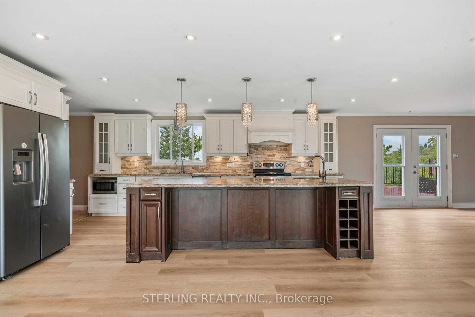Listing Image 9