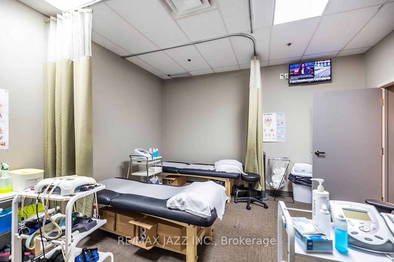 274 Mackenzie Avenue, Unit 300 - Photo 15