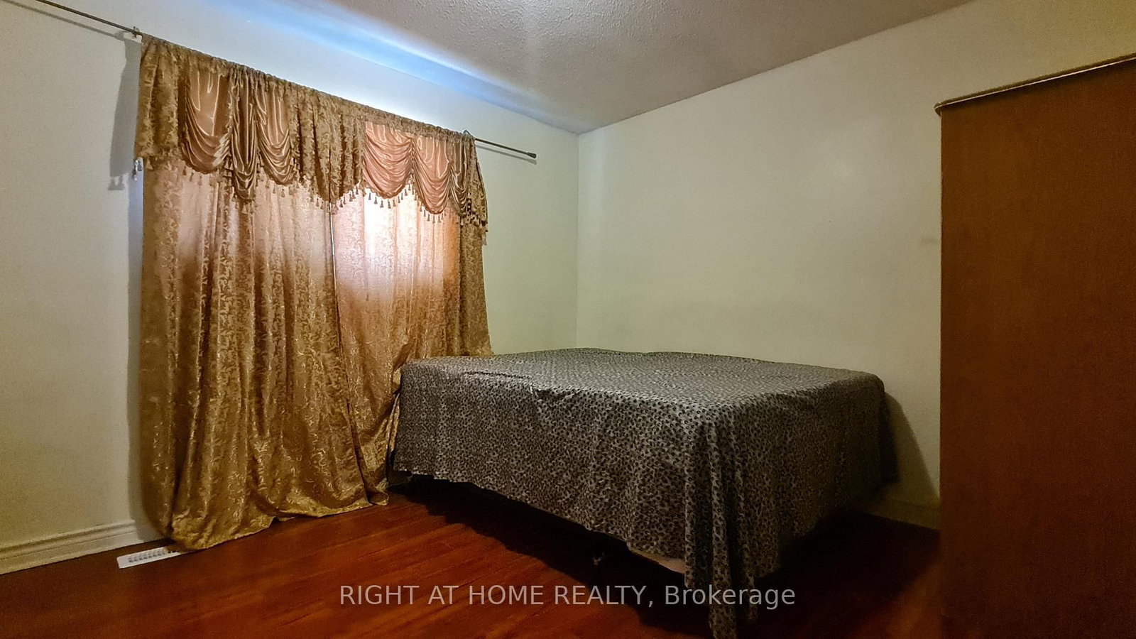 Semi-Detached House for lease at UPPER-55 Littleleaf Drive, Toronto, Ontario, M1B 1Y7 - Malvern - MLS: E12303936