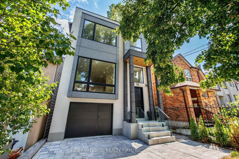 19 Ivy Ave, Toronto, M4L 2H6 | Image 3