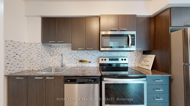 204 - 2150 Lawrence Avenue E