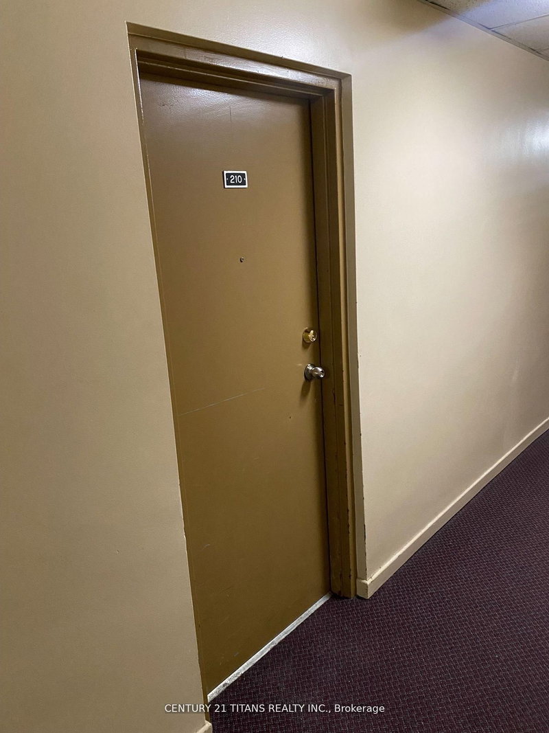 210 - 4064 Lawrence Ave E, Toronto, M1E 4V6 | Image 2