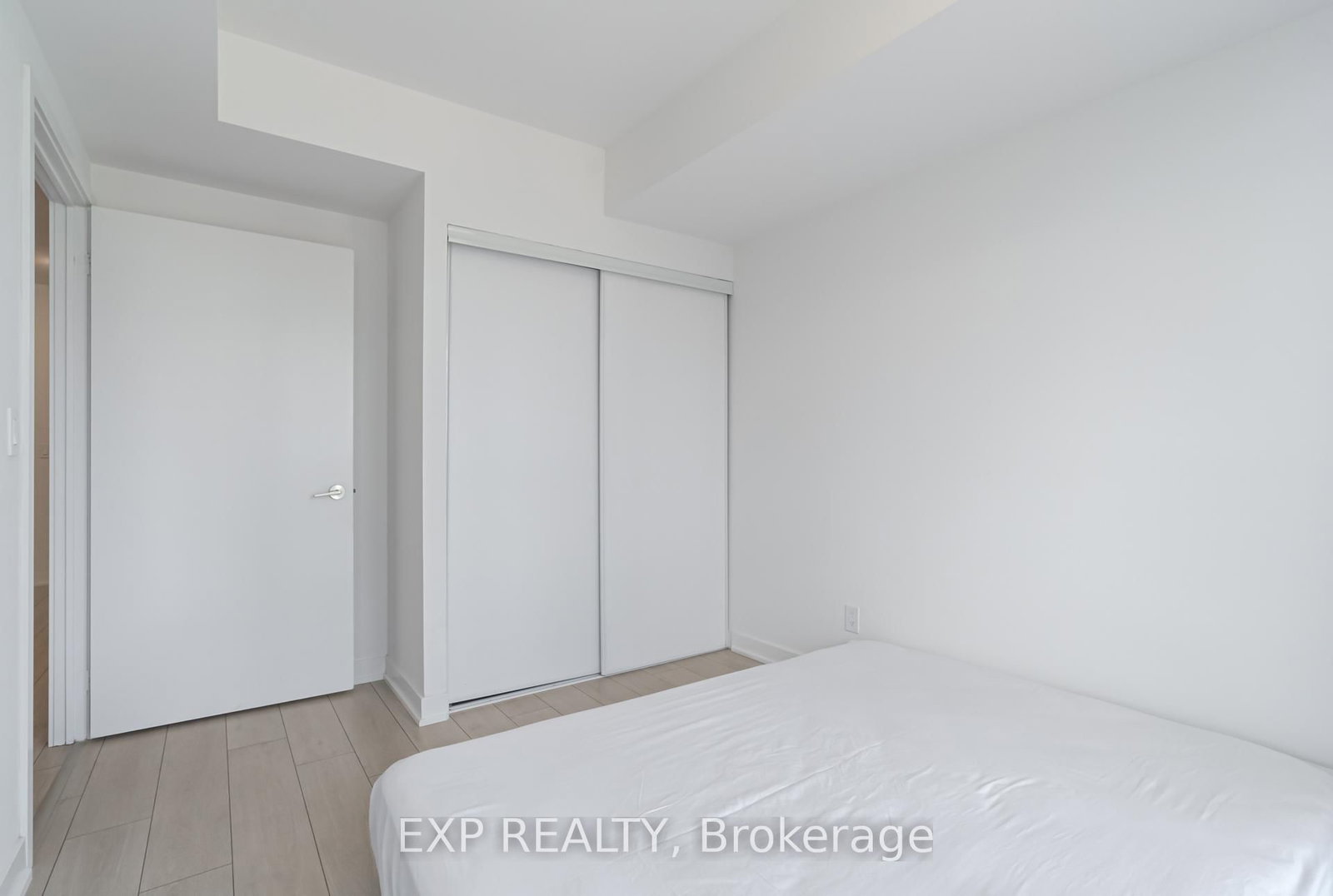 2033 Kennedy Road, Unit 907 - Photo 9