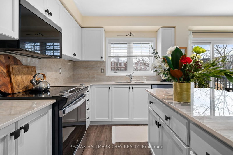 13 - 571 Longworth Ave, Clarington, L1C 0H3 | Image 3