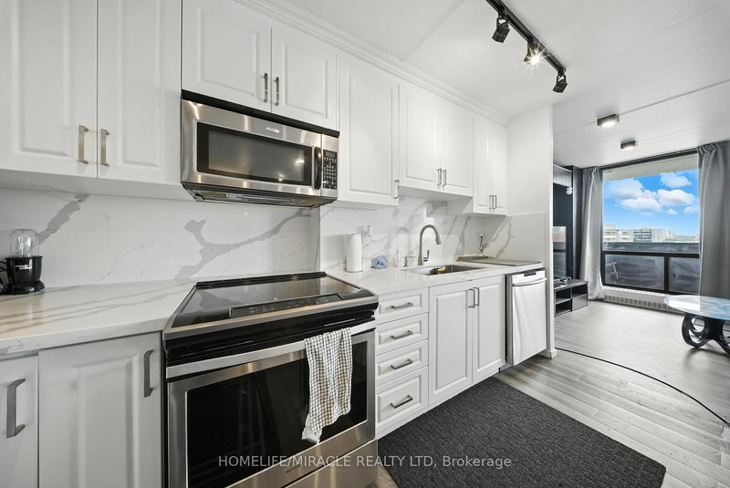 1212 - 2 Glamorgan Ave, Toronto, M1P 2M8 | Image 3