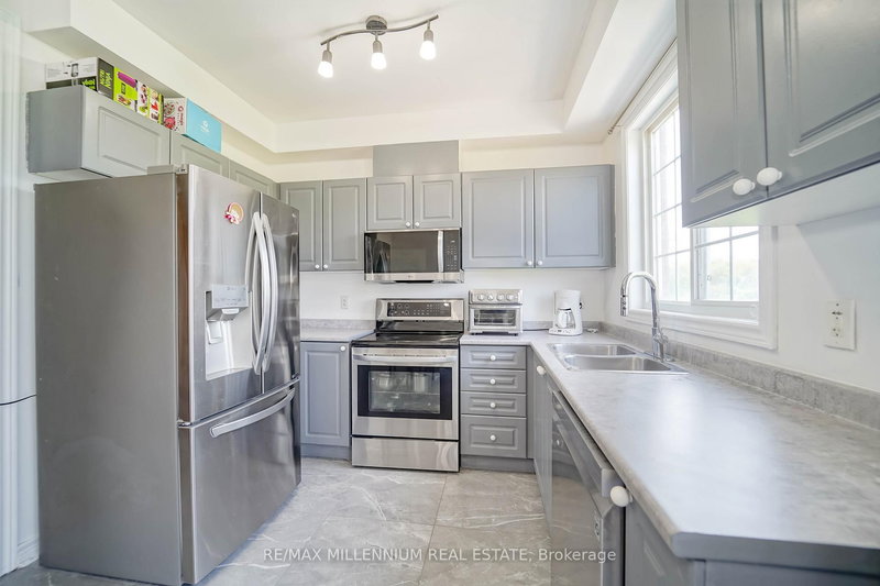 16 Boone Lane, Ajax, L1S 7S3 | Image 2