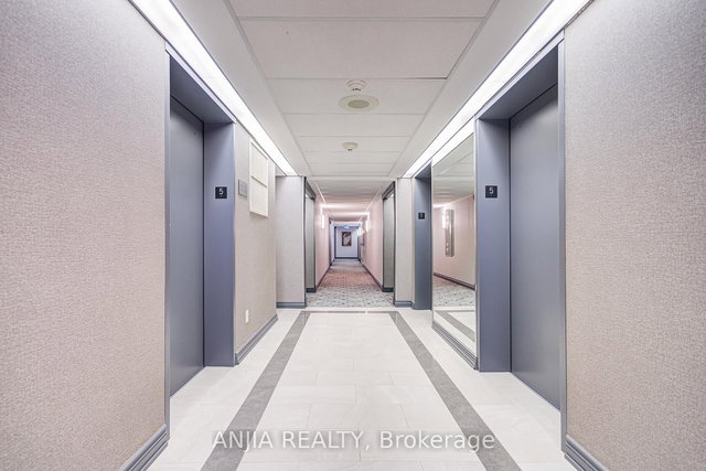 512 - 225 Bamburgh Circle