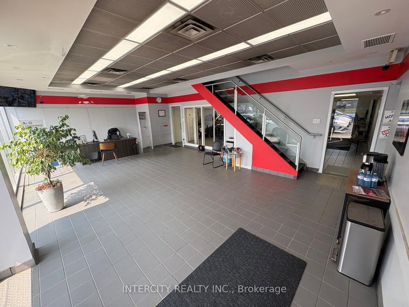 1890 Lawrence Ave E, Toronto, M1R 2Y5 | Image 3