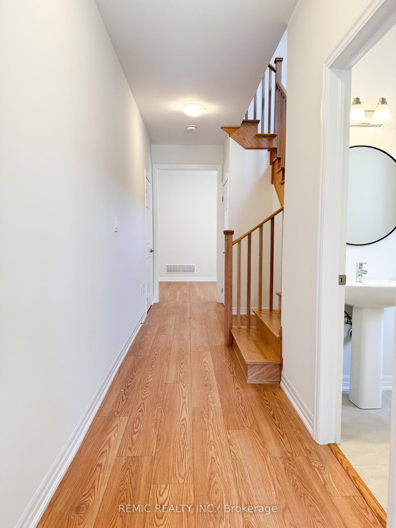 242 Flood Ave, Clarington, L1B 0W8 | Image 2