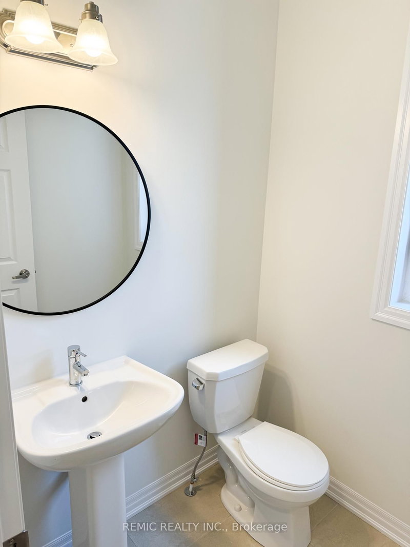 242 Flood Ave, Clarington, L1B 0W8 | Image 3