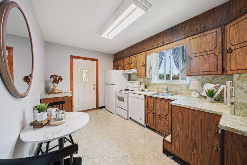 2 Thorncroft Cres, Ajax, L1S 2S2 | Image 2