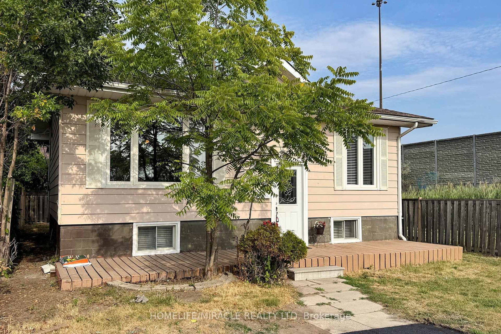 Listing Image 3