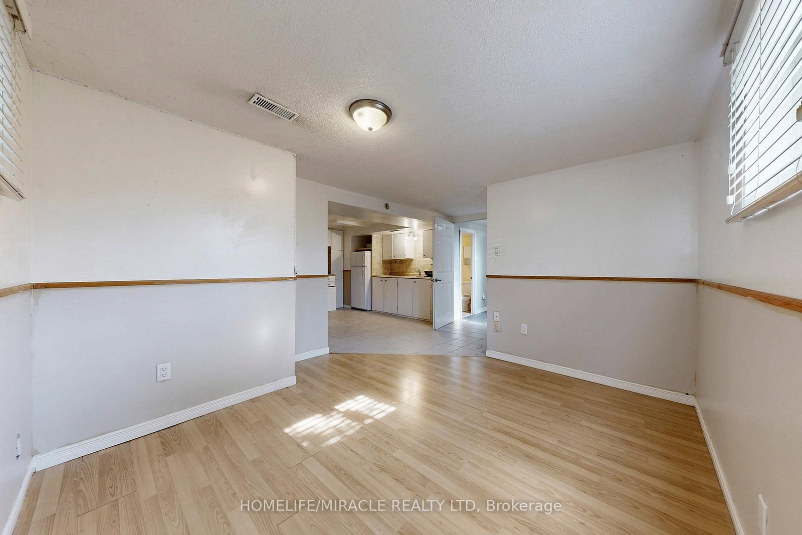 Listing Image 37