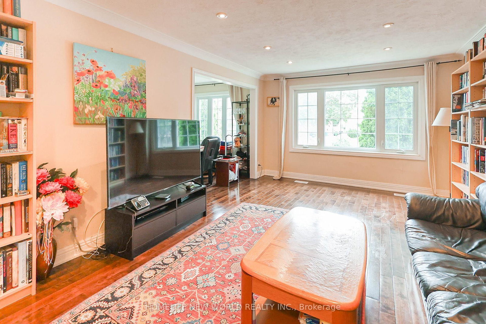 Listing Image 11