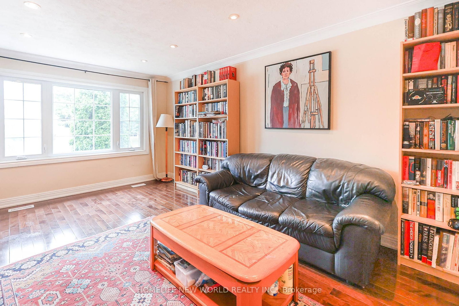 Listing Image 12