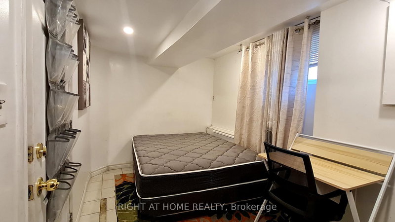 RM D - 55 Littleleaf Dr, Toronto, M1B 1Y7 | Image 3