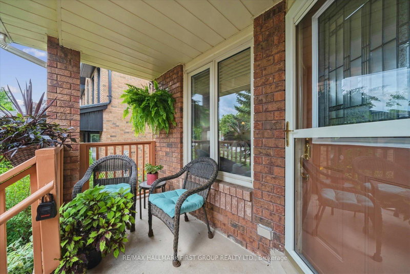 204 Lake Driveway W, Ajax, L1S 4Y8 | Image 3