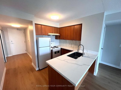 Unit 2002 — 38 Lee Centre Drive — photo 4