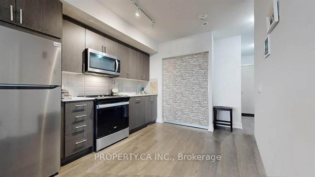 1109 - 2550 Simcoe Street N