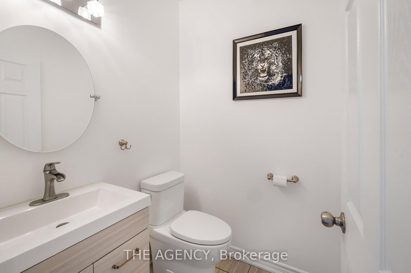 10 Moses Cres, Clarington, L1C 0T7 | Image 3