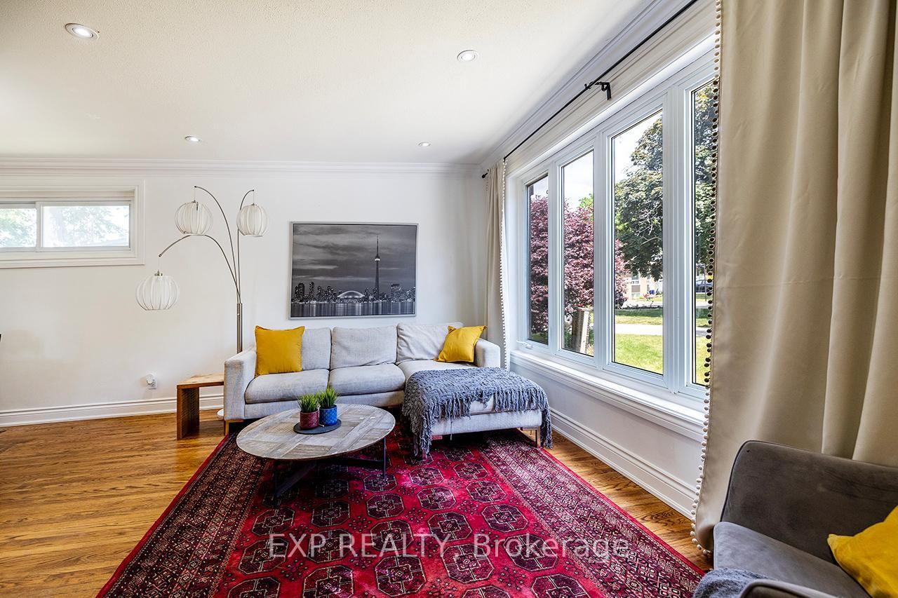 Listing Image 11