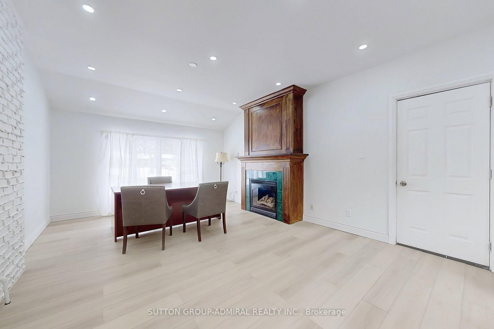 Listing Image 14