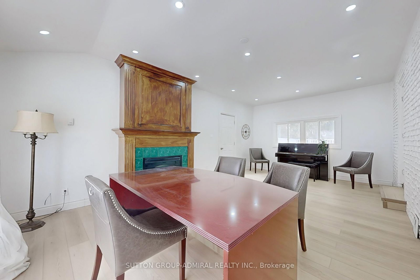 Listing Image 16