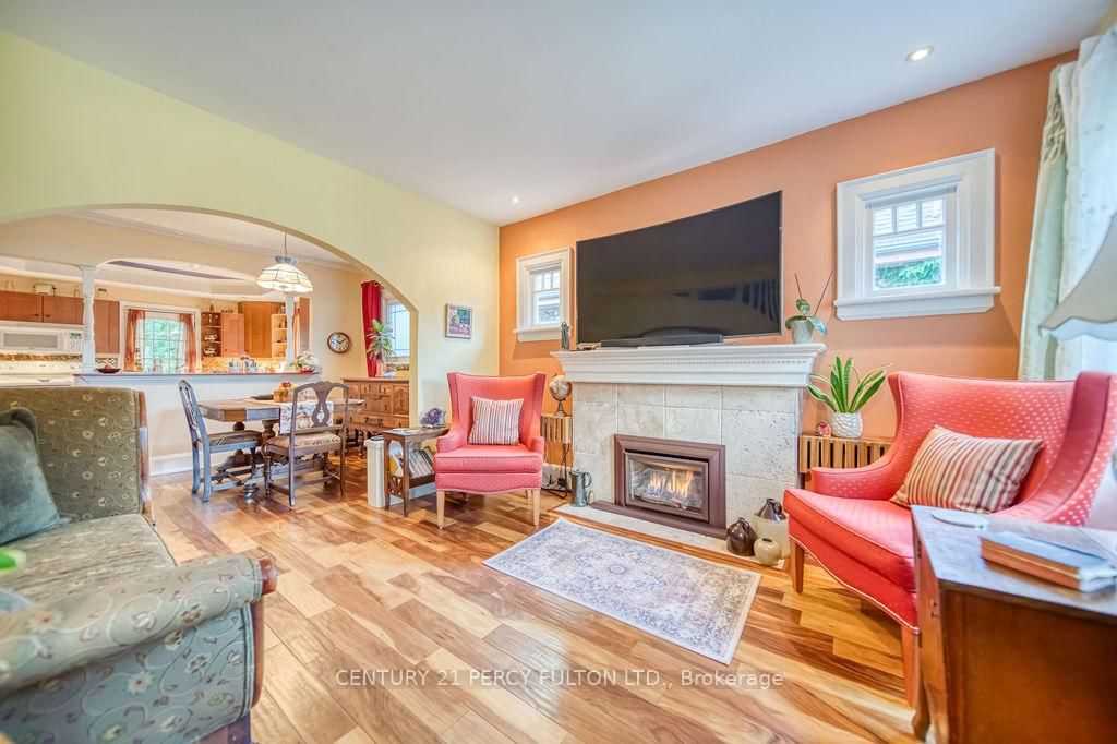 Listing Image 12