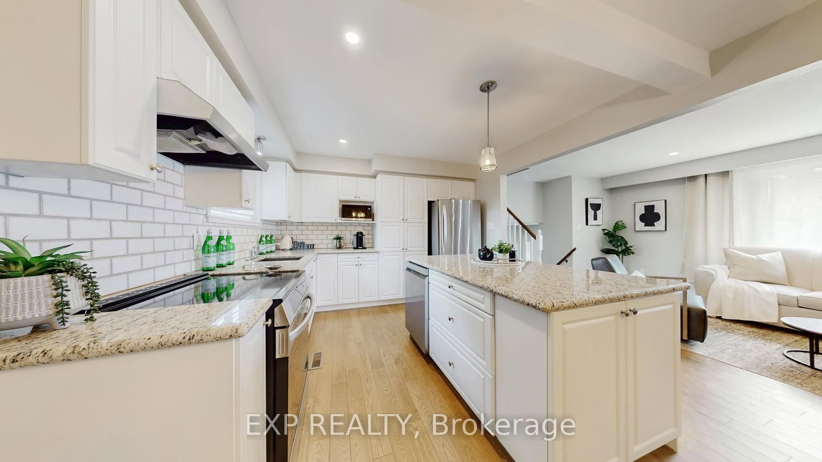 Listing Image 12