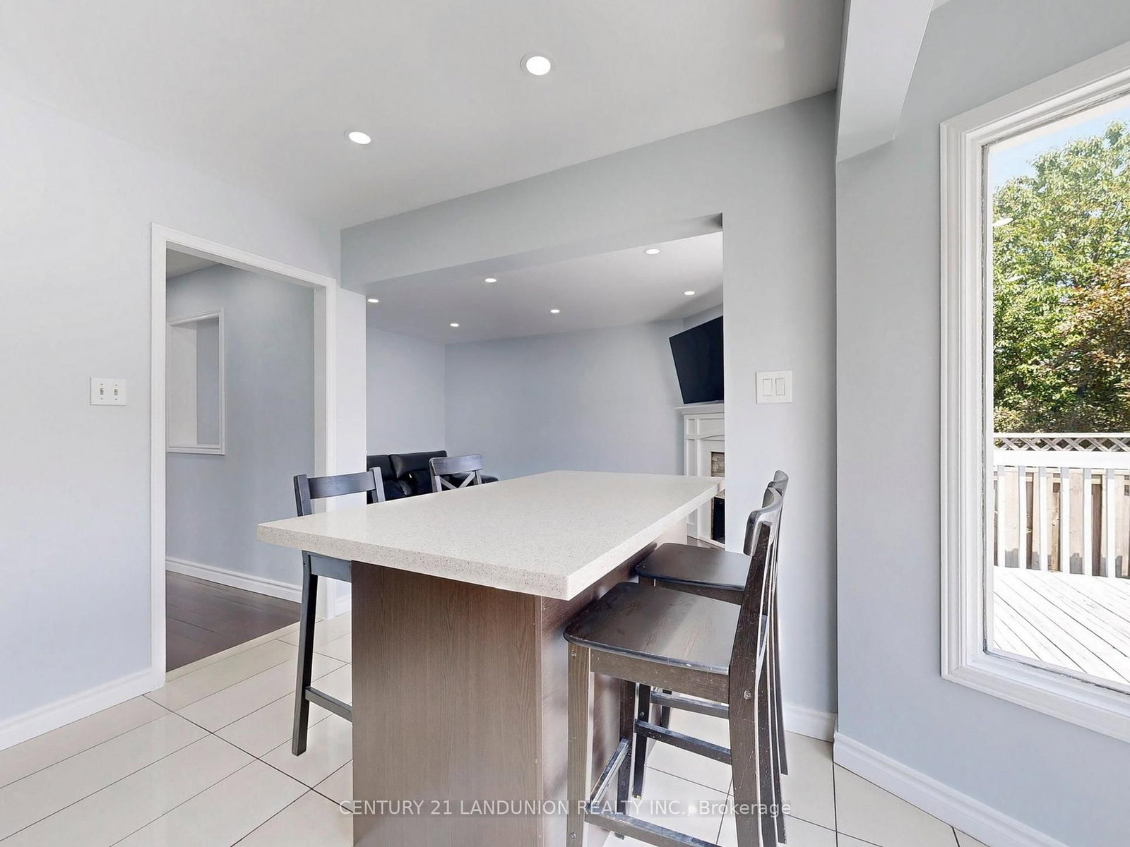 Listing Image 18