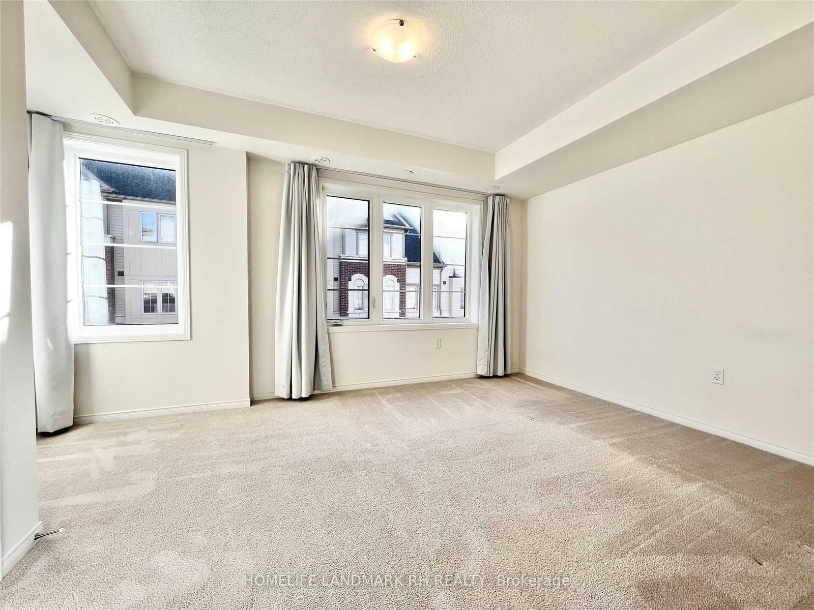 Townhouse leased at 2633 Eaglesham Path, Oshawa, Ontario, L1L 0M7 - Windfields - MLS: E12372076