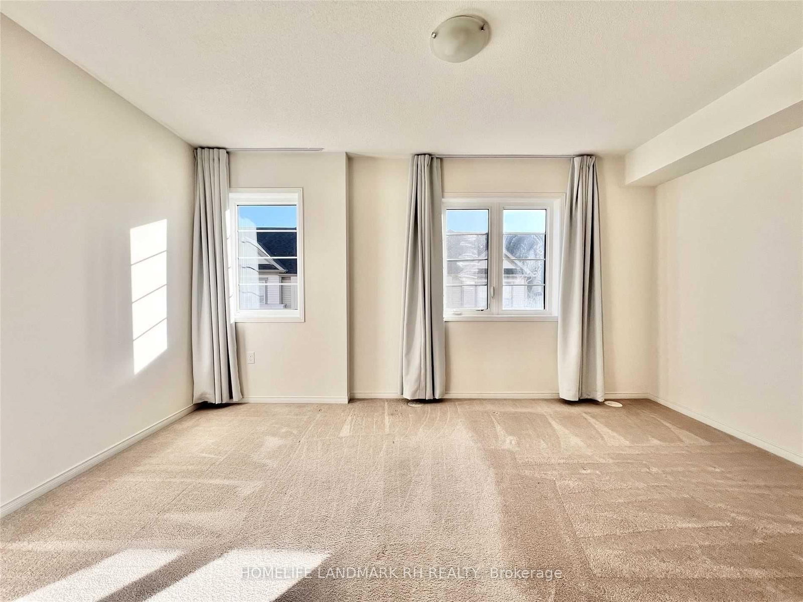 Townhouse leased at 2633 Eaglesham Path, Oshawa, Ontario, L1L 0M7 - Windfields - MLS: E12372076