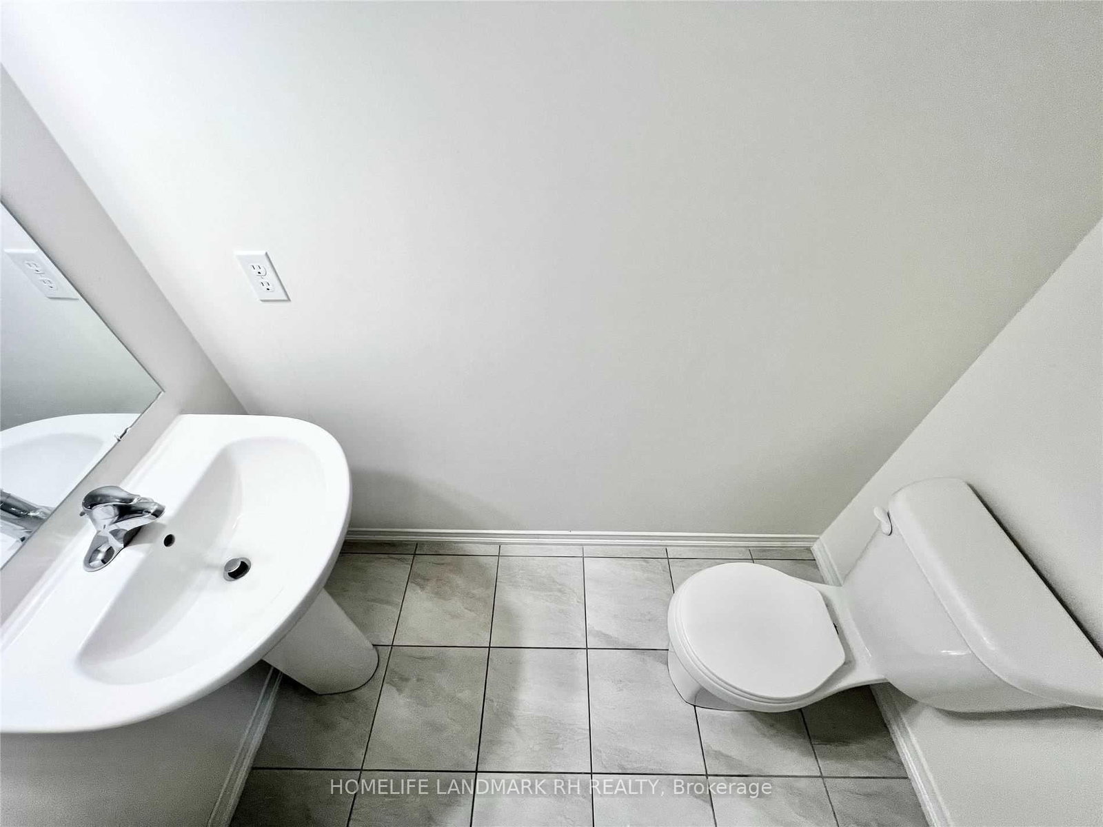 Townhouse leased at 2633 Eaglesham Path, Oshawa, Ontario, L1L 0M7 - Windfields - MLS: E12372076
