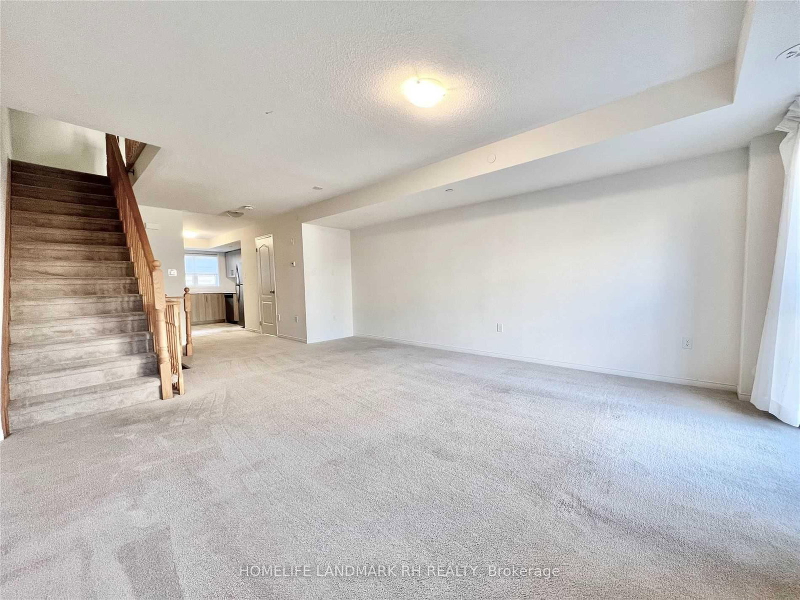 Townhouse leased at 2633 Eaglesham Path, Oshawa, Ontario, L1L 0M7 - Windfields - MLS: E12372076