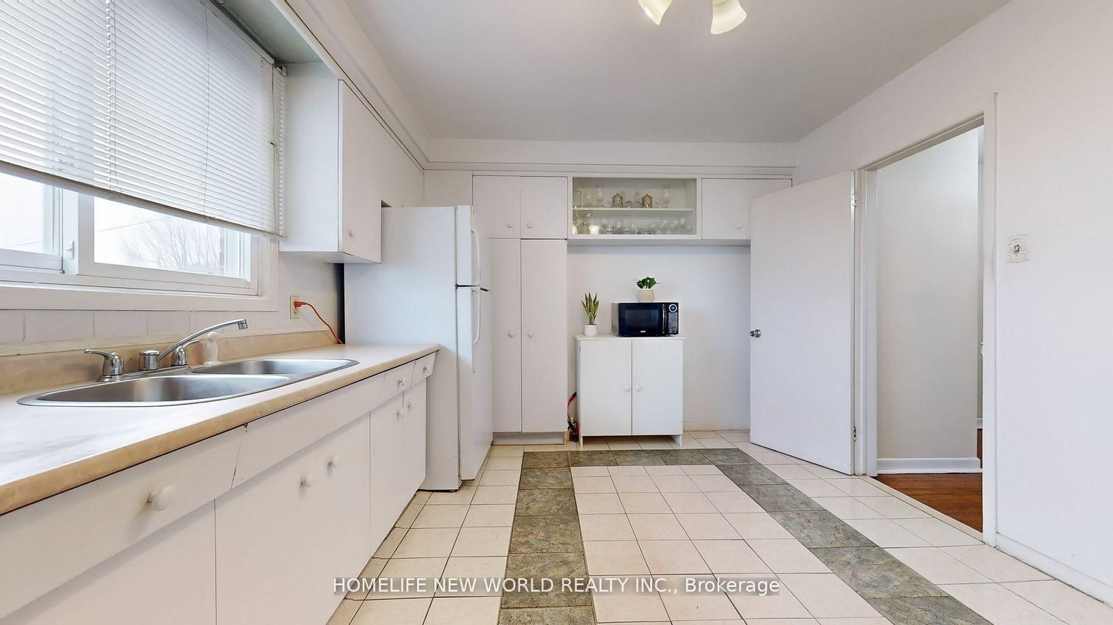 Listing Image 14